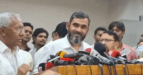 প্রতিটি ভোটকেন্দ্রে নির্বাচনের আগের রাতে ব্যালট পেপার পৌঁছে দেওয়া হবে: ইসি সানাউল্লাহ