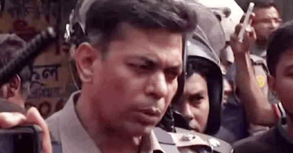 ঢাকা-আইডিয়াল কলেজের ছাত্রদের সংঘর্ষ নিয়ে যা বললেন ডিসি মাসুদ