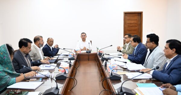 জনগণের চিকিৎসাসেবা নিশ্চিত করতে ‘ই-হেলথ’ কার্ড চালুর নির্দেশ প্রধানমন্ত্রীর