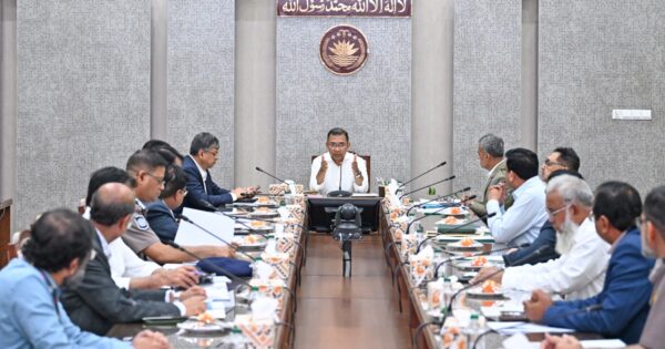 রাজধানীর যানজট নিরসন ও ট্রাফিক ব্যবস্থাপনা আধুনিকায়ন বিষয়ে সচিবালয়ে সভা