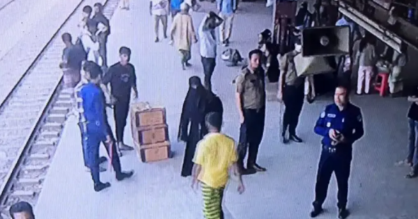 কিশোরগঞ্জের ভৈরবে পুলিশ-চোরাকারবারি মাসোহারায় খালাস হয় অবৈধ ভারতীয় পণ্য