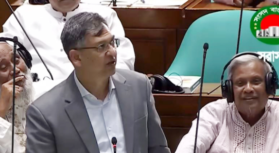 ‘মব কালচার’ বা বিশৃঙ্খল গণপিটুনির সংস্কৃতি আর বরদাশত করা হবে না: সংসদে স্বরাষ্ট্রমন্ত্রী