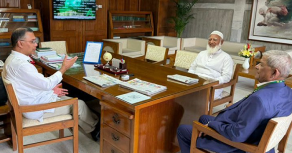 বিরোধীদলীয় নেতার প্রতি প্রধানমন্ত্রীর সৌজন্যতা