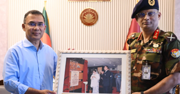 প্রধানমন্ত্রীর সঙ্গে বেপজা নির্বাহী চেয়ারম্যানের সৌজন্য সাক্ষাৎ