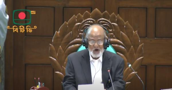 ত্রয়োদশ জাতীয় সংসদে সভাপতিত্ব করছেন খন্দকার মোশাররফ