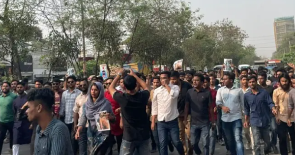 ঢাকা পলিটেকনিক ইনস্টিটিউটে শিবিরের হামলার প্রতিবাদে ছাত্রদলের বিক্ষোভ