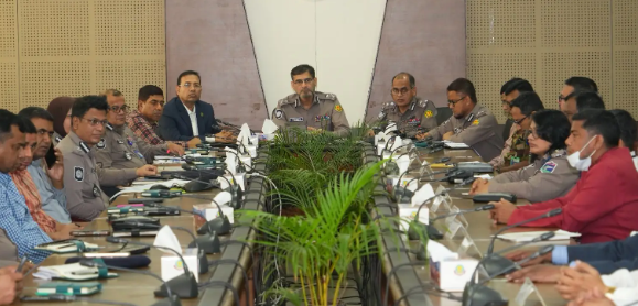 মূল সড়কে যেন ব্যাটারিচালিত রিকশা প্রবেশ করতে না পারে: ডিএমপি কমিশনার