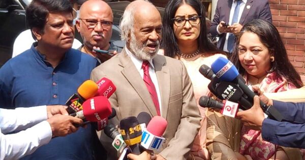 বর্তমান সরকার গণতান্ত্রিক পদ্ধতিতে বিশ্বাস করে: ড. মঈন খান