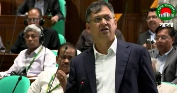 দেশের আন্তর্জাতিক বিমানবন্দরগুলোয় সার্বিক নিরাপত্তা নিশ্চিত করা হয়েছে: সংসদে স্বরাষ্ট্রমন্ত্রী