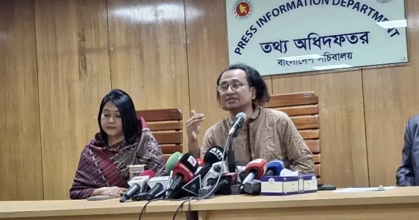 ভুল এবং অপতথ্যের বিরুদ্ধে সরকার শক্ত অবস্থানে যাবে: জাহেদ উর রহমান