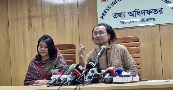 ভুল এবং অপতথ্যের বিরুদ্ধে সরকার শক্ত অবস্থানে যাবে: জাহেদ উর রহমান