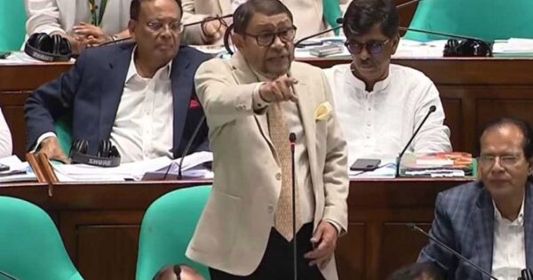 বাড়াবাড়ি দেখলে বলতে ইচ্ছা করে ‘তোরা রাজাকার’: জামায়াতের উদ্দেশে  সংসদে স্বাস্থ্যমন্ত্রী