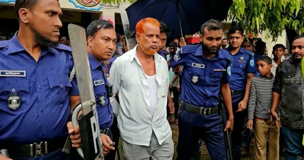 পঞ্চগড়ের বোদায় ছাত্রীকে যৌন হয়রানি, প্রধান শিক্ষককে পিটুনি দিয়ে পুলিশে সোপর্দ