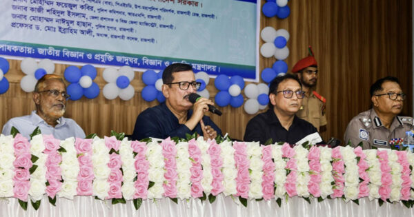 দেশের মেধাবীরা উচ্চশিক্ষার জন্য বিদেশে গিয়ে দেশে ফিরে না আসায় আক্ষেপ ভূমিমন্ত্রীর