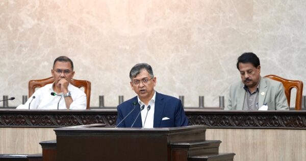 অপরাধ ঘটার পর নয়, আগেই অপরাধের পূর্বাভাস এবং প্রতিরোধে জোর দিতে হবে: স্বরাষ্ট্রমন্ত্রী