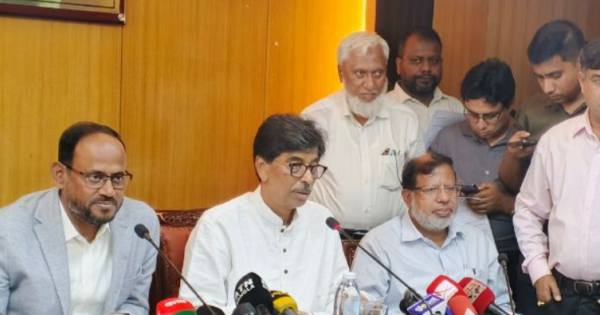 সীমান্তবর্তী এলাকায় কোনো পশুর হাটের ইজারা দেওয়া হবে না: প্রাণিসম্পদ মন্ত্রী