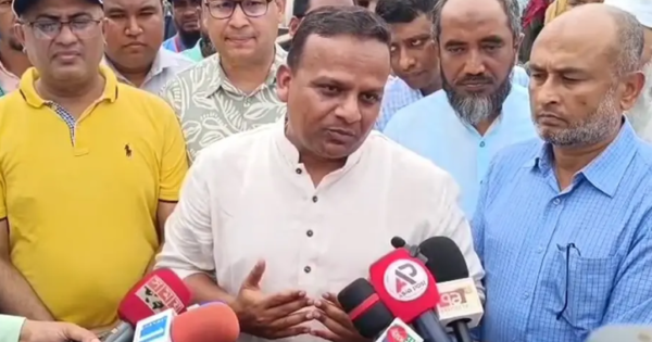 ঈদযাত্রীদের কাছ থেকে অতিরিক্ত ভাড়া নেওয়ার অভিযোগ পেলেই ব্যবস্থা: নৌপ্রতিমন্ত্রী