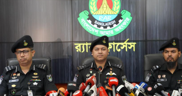 রাজধানীর ডেমরায় র‍্যাব-পুলিশের ছদ্মবেশে ডাকাতির প্রস্তুতি, গ্রেপ্তার ২