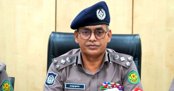 কার্যক্রম নিষিদ্ধ আওয়ামী লীগের প্রতিষ্ঠাবার্ষিকী: দেশজুড়ে সতর্কতা পুলিশের