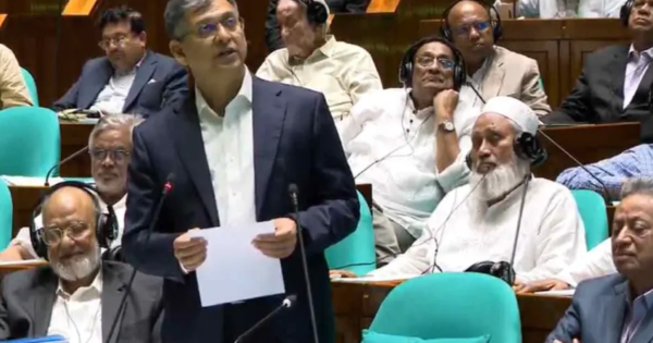 অন্তর্বর্তীকালীন সরকারের আমলেরও লুটপাট ও অর্থপাচারের তদন্ত চান স্বরাষ্ট্রমন্ত্রী