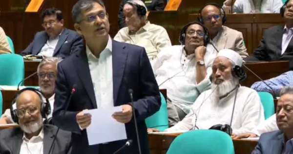 অন্তর্বর্তীকালীন সরকারের আমলেরও লুটপাট ও অর্থপাচারের তদন্ত চান স্বরাষ্ট্রমন্ত্রী