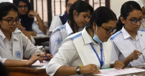 দুই হাজার ৬৯৭টি কেন্দ্রে এইচএসসি ও সমমান পরীক্ষায় বসেছেন ১২ লাখের বেশি শিক্ষার্থী