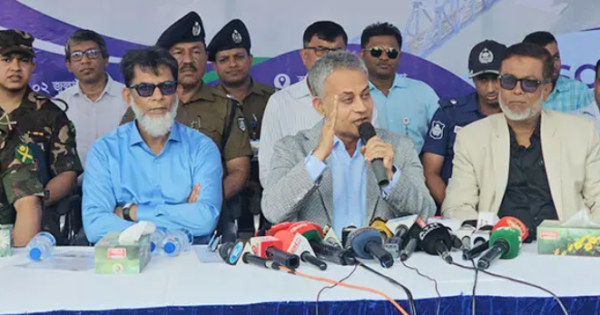 পদ্মা রেল সেতুর পিলারের নিচের মাটি কাটায় কোনো নেতিবাচক প্রভাব নেই: রেলমন্ত্রী