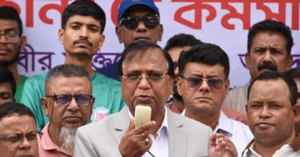 ডেঙ্গুমুক্ত নগর গঠনে নাগরিকদের সম্পৃক্ত করতে একযোগে ডিএসসিসির ‘ক্লিনিং ডে’