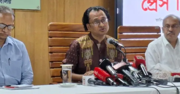 প্রশাসনের সহযোগিতায় এনসিপির সমাবেশে বোমা হামলা নিয়ে নাহিদ ইসলামের বক্তব্য রাজনৈতিক
