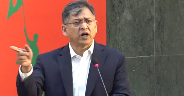 হাসিনা কার্ড খেলবেন আবার বন্ধুত্বও চাইবেন, দুটি একসঙ্গে চলতে পারে না: ভারতকে স্বরাষ্ট্রমন্ত্রী