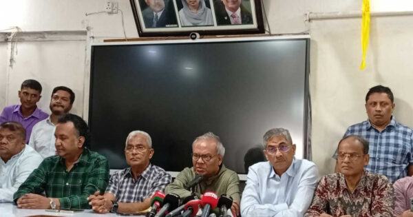 নৈরাজ্য সৃষ্টির চেষ্টা হলে হাত গুটিয়ে বসে থাকবে না বিএনপি: রিজভী