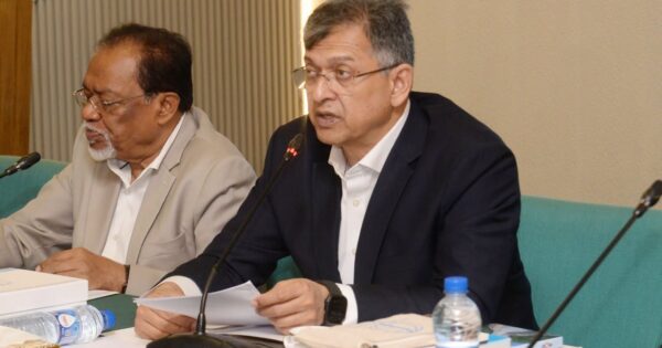 রোহিঙ্গা ইস্যুতে মানবিকতার সঙ্গে নিরাপত্তার ভারসাম্য জরুরি: স্বরাষ্ট্রমন্ত্রী