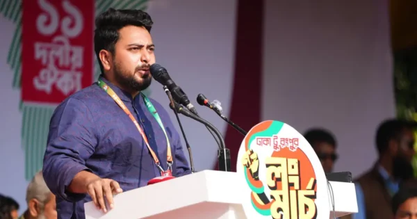আমরা এক স্বৈরাচারকে হটিয়েছি, নতুন এক স্বৈরাচার গজিয়ে উঠেছে: নাহিদ ইসলাম